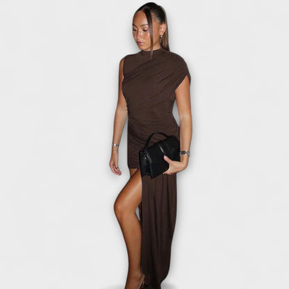 Lila - Stylové, úzké šaty s kulatým výstřihem a sklady